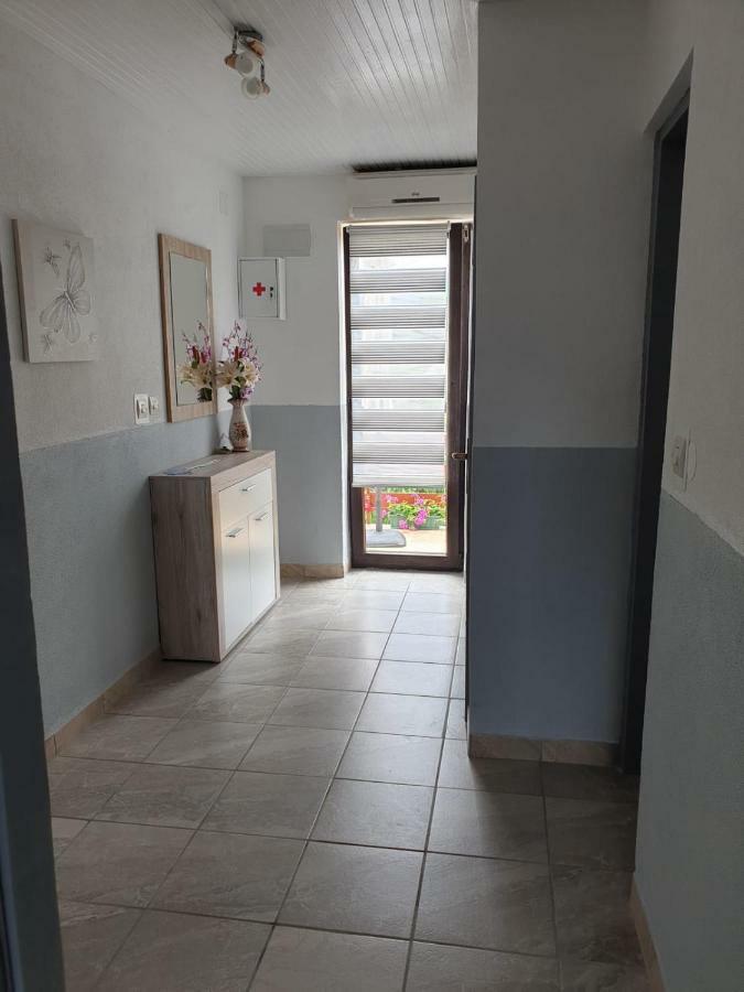 Apartman Laura Smoljanac Eksteriør billede